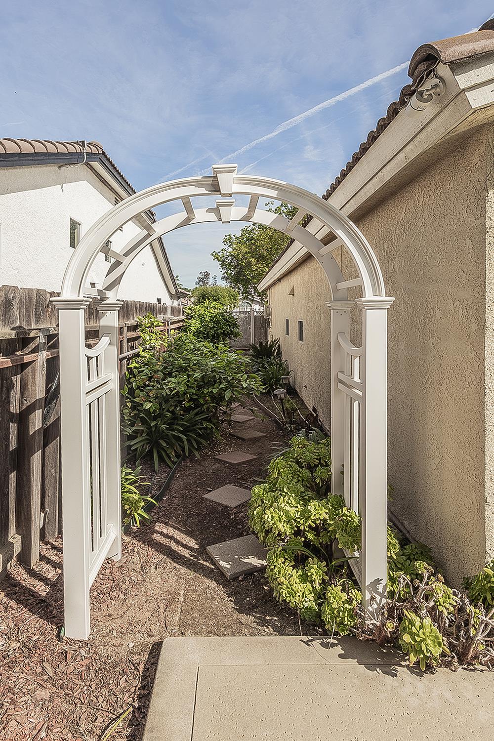 6173 W Pinedale Ave, Fresno, CA 93722