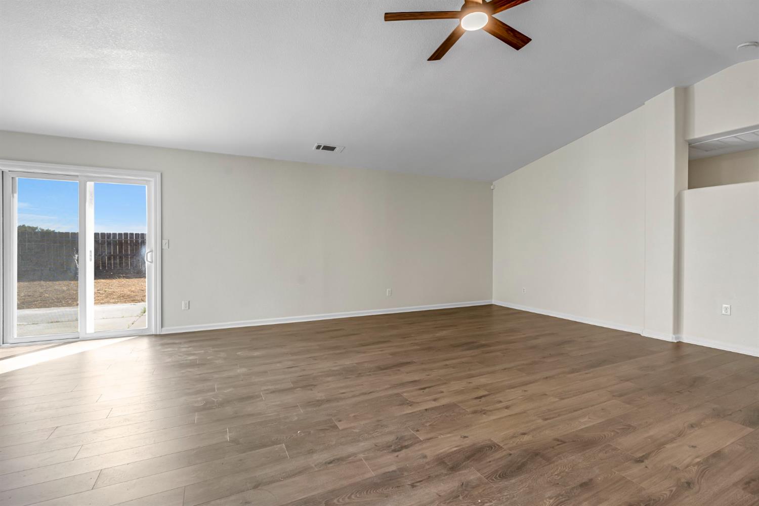 5222 N Contessa Ave, Fresno, CA 93723