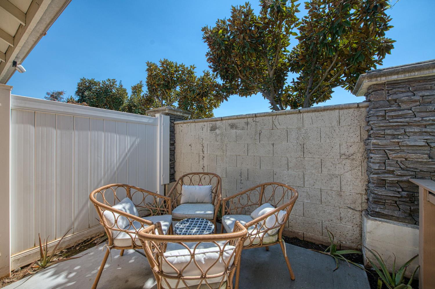 7502 N Trellis, Fresno, CA 93720
