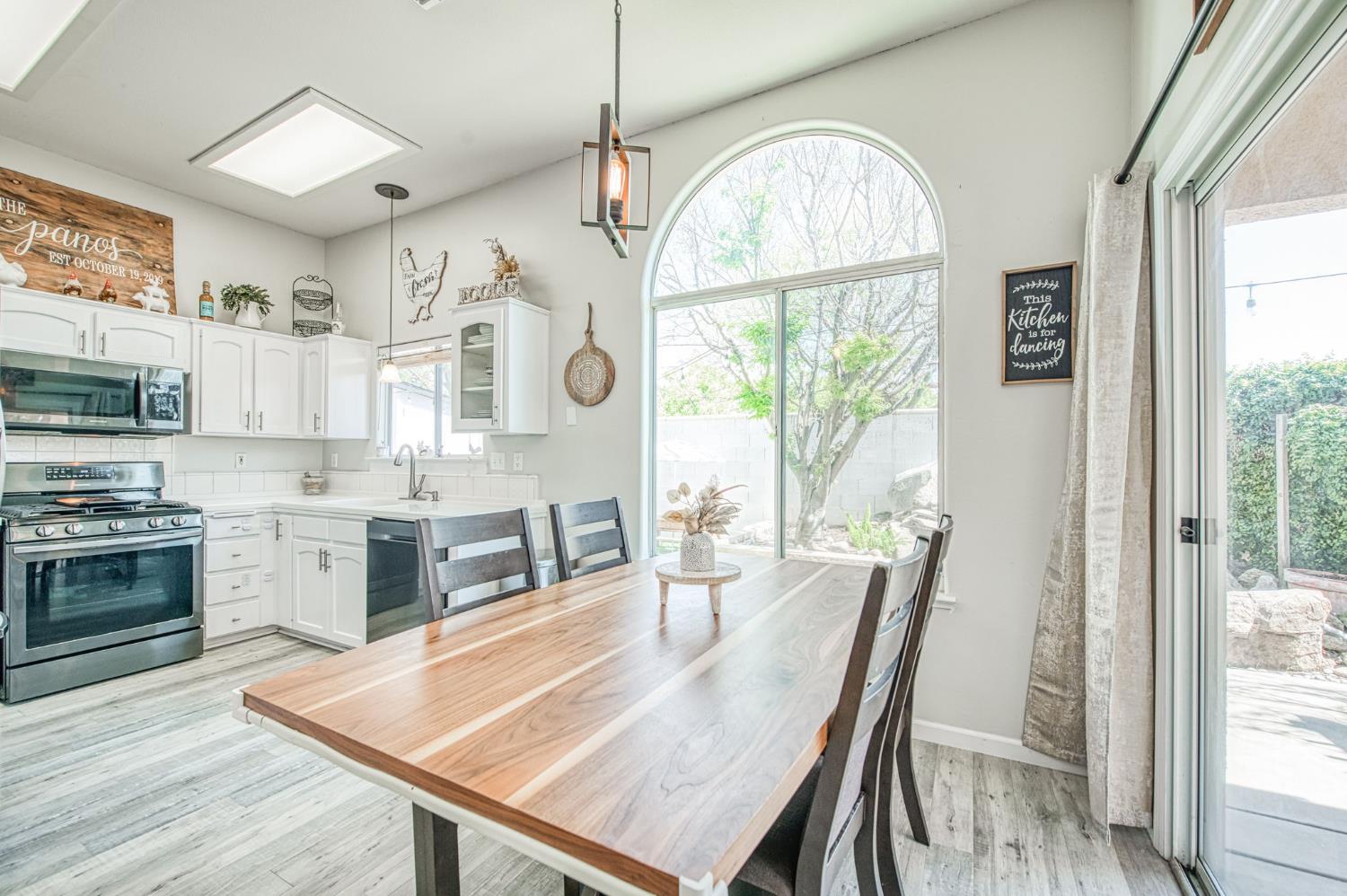 7502 N Trellis, Fresno, CA 93720