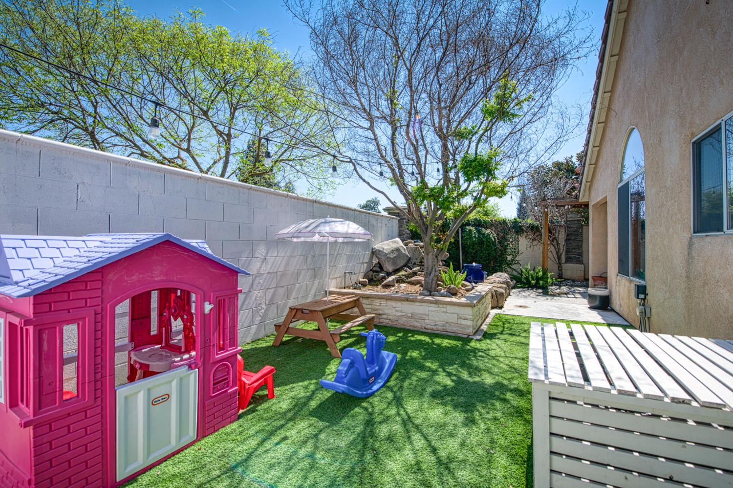 7502 N Trellis, Fresno, CA 93720