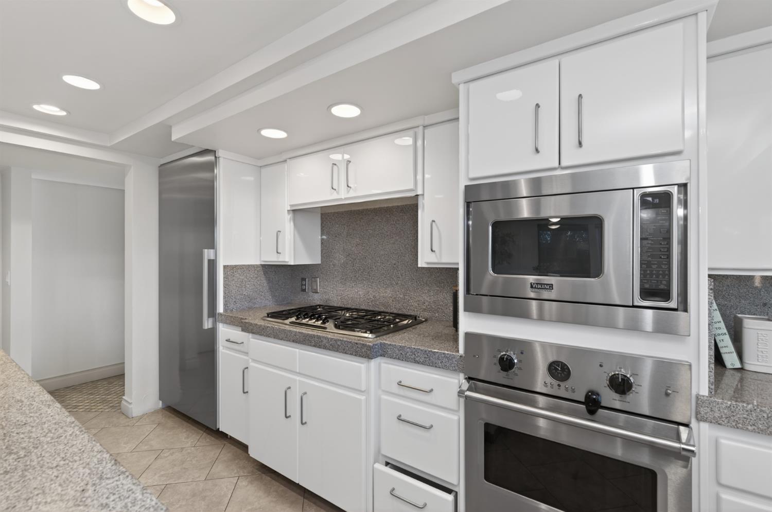 2788 W Bluff Ave, Fresno, CA 93711