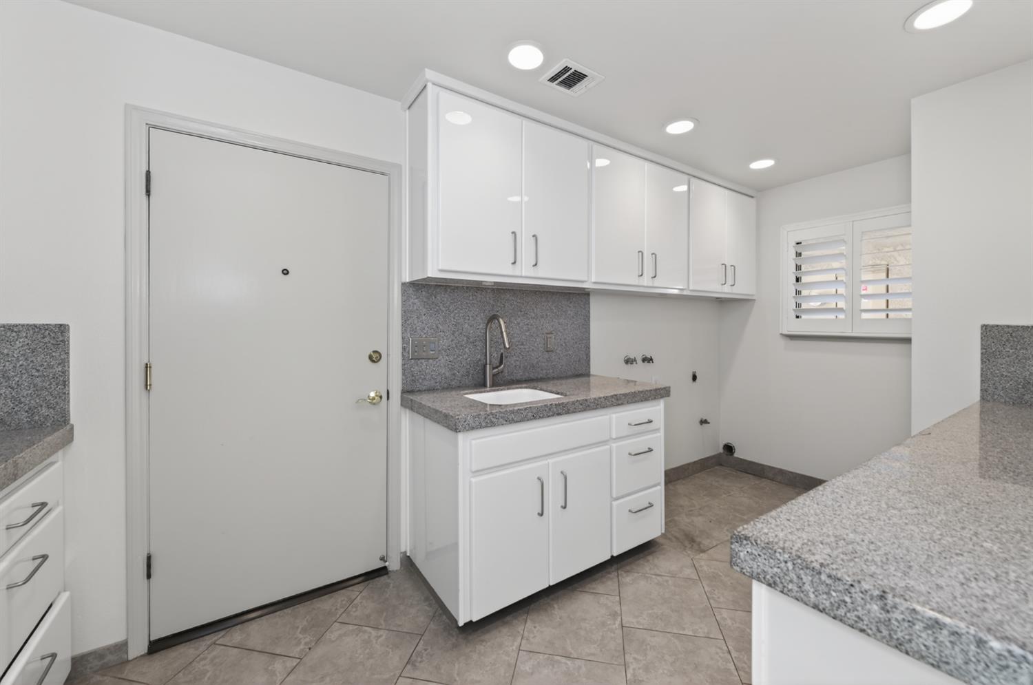 2788 W Bluff Ave, Fresno, CA 93711