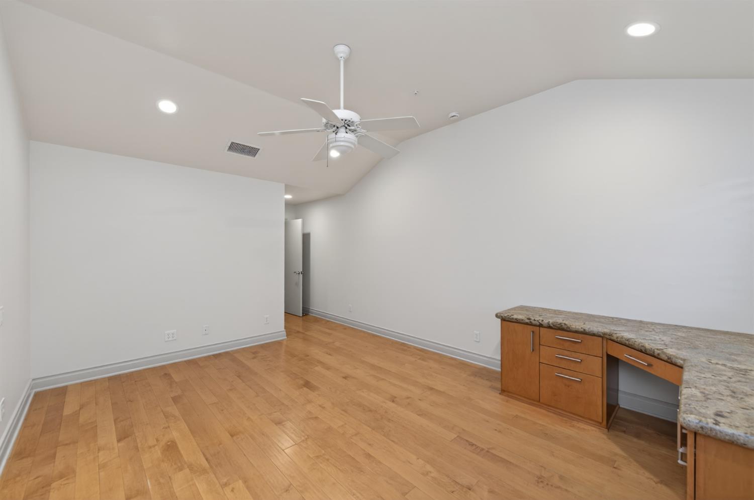 2788 W Bluff Ave, Fresno, CA 93711