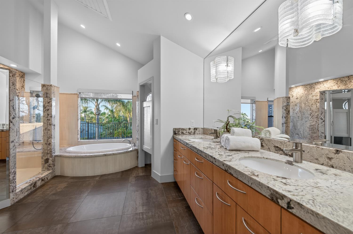 2788 W Bluff Ave, Fresno, CA 93711