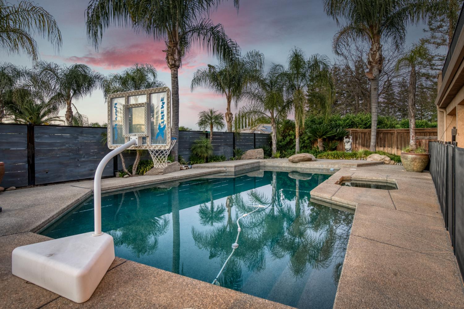 2788 W Bluff Ave, Fresno, CA 93711