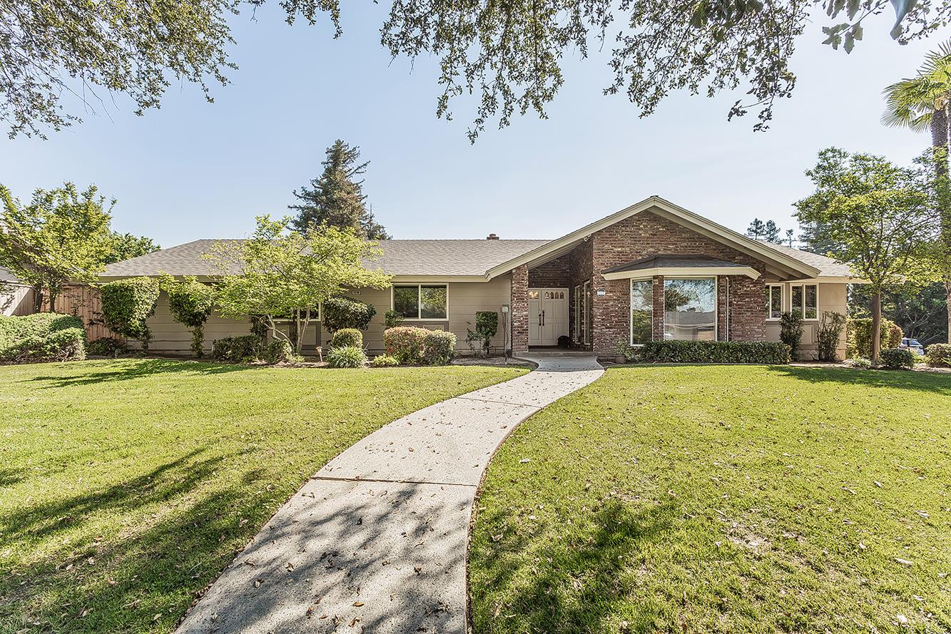 5236 N Pleasant Ave, Fresno, CA 93711