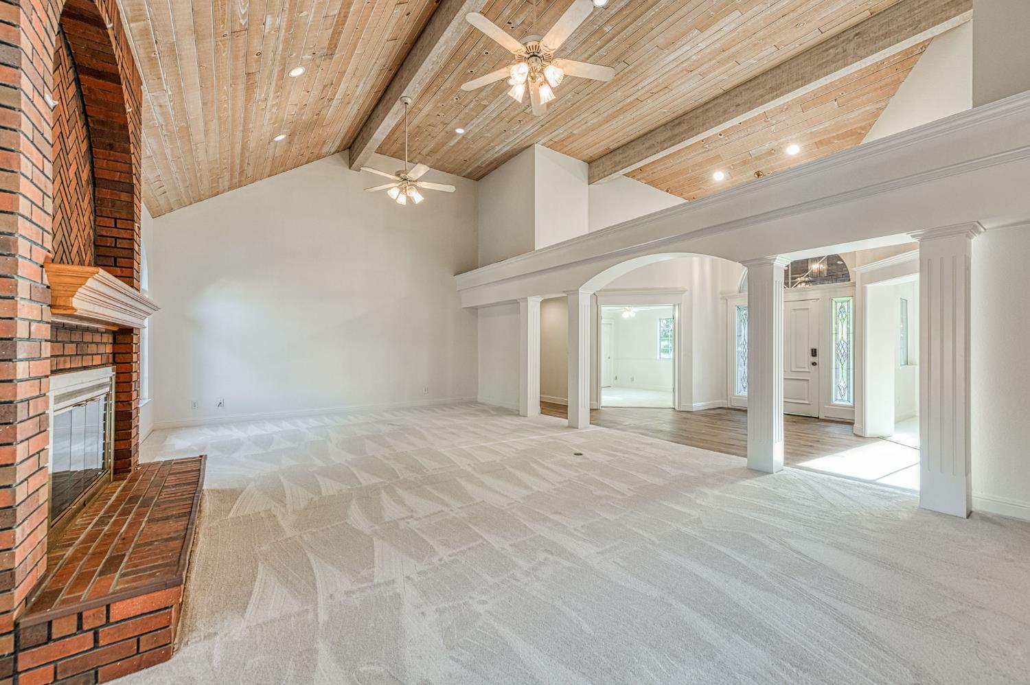 7258 N Channing Way, Fresno, CA 93711