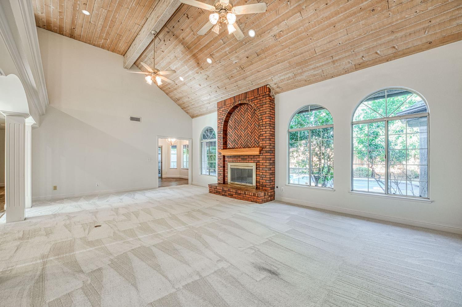 7258 N Channing Way, Fresno, CA 93711