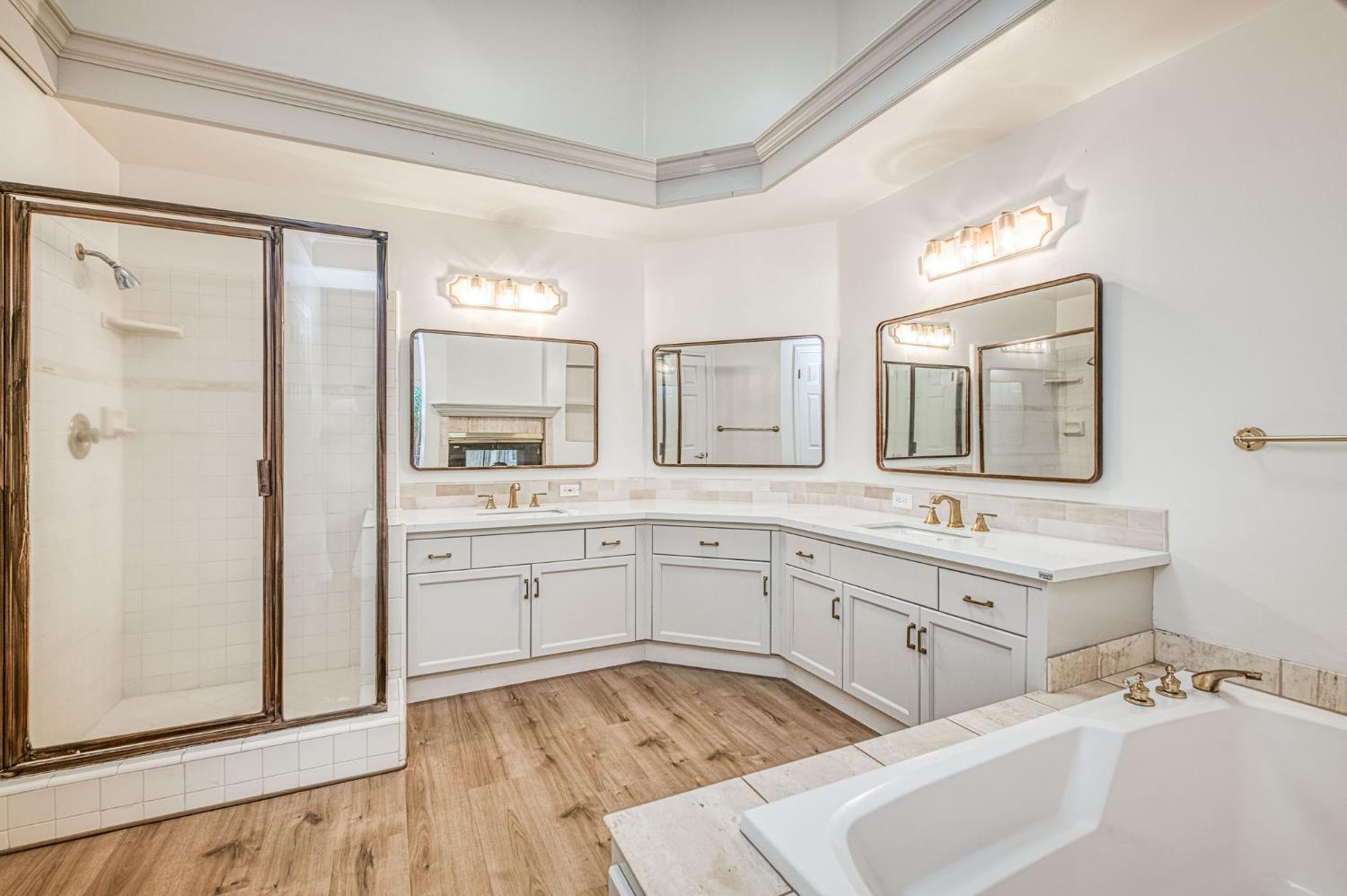 7258 N Channing Way, Fresno, CA 93711