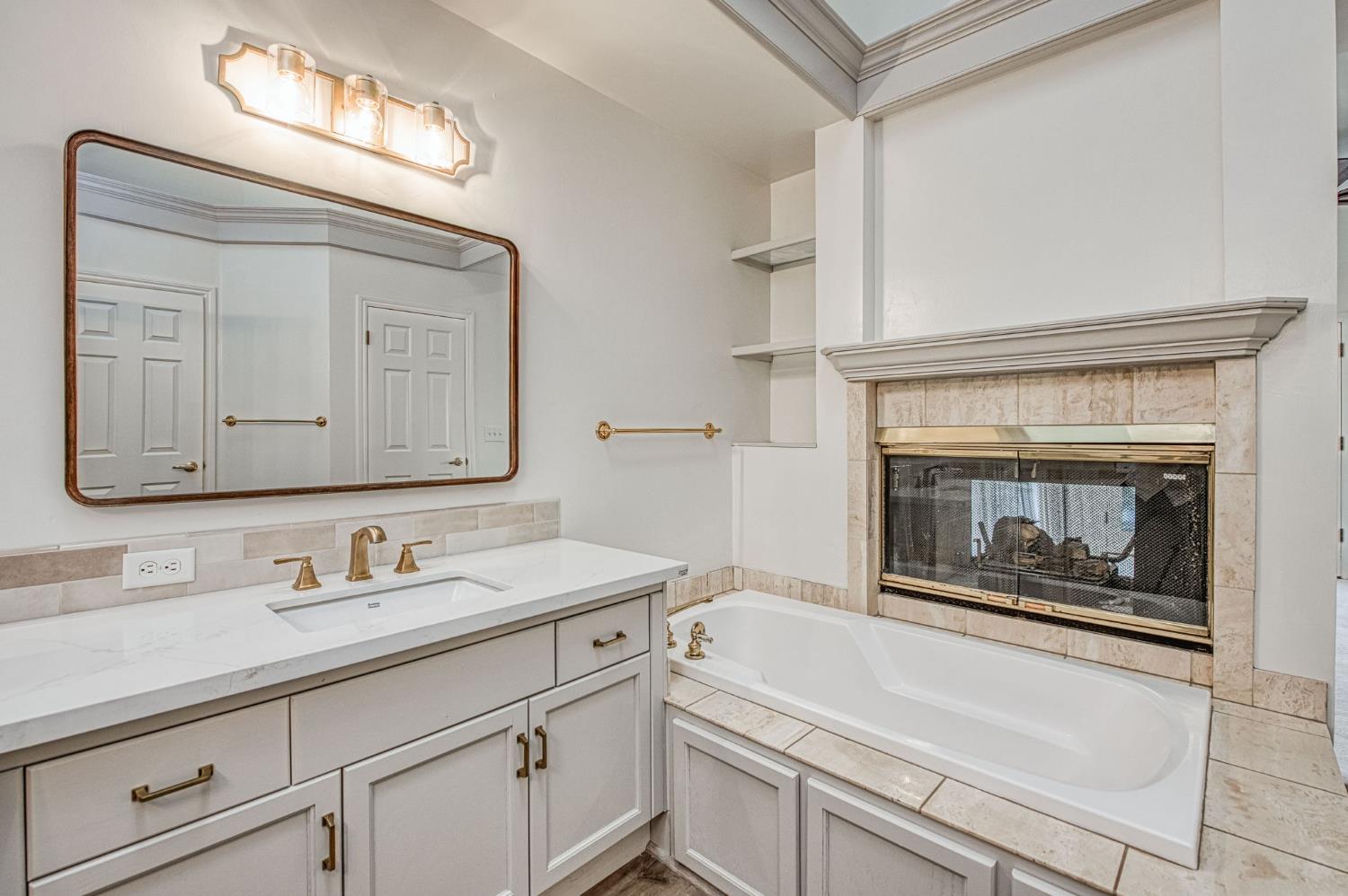 7258 N Channing Way, Fresno, CA 93711