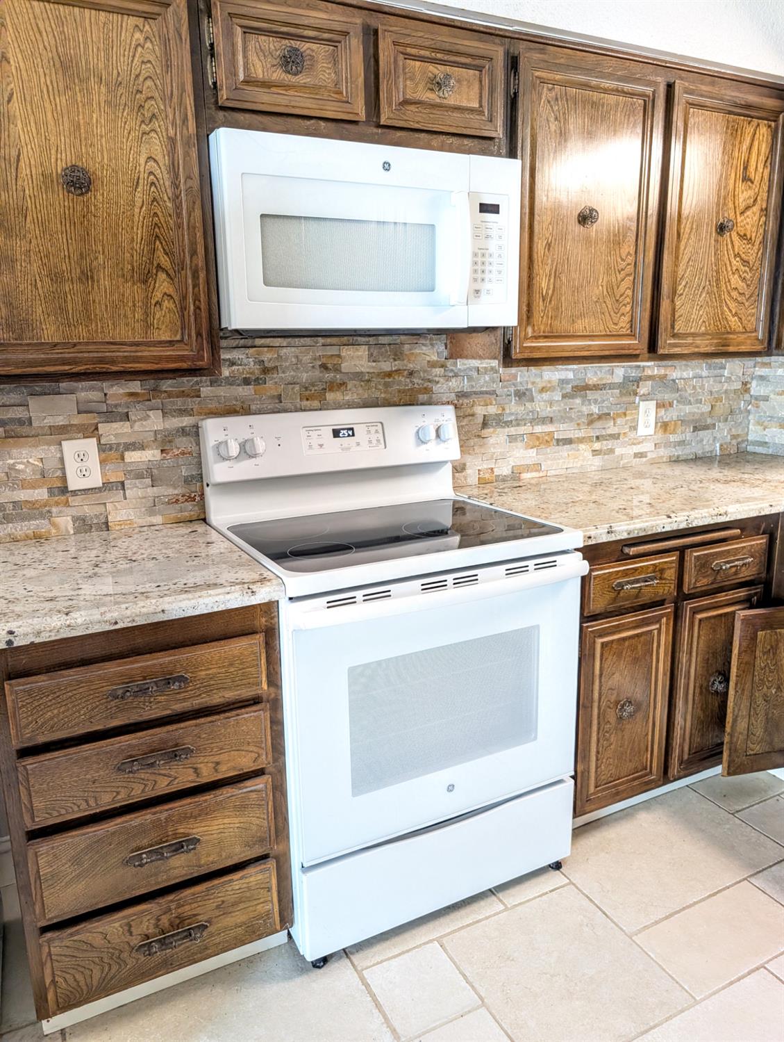 4918 N Sequoia Dr #102, Fresno, CA 93704