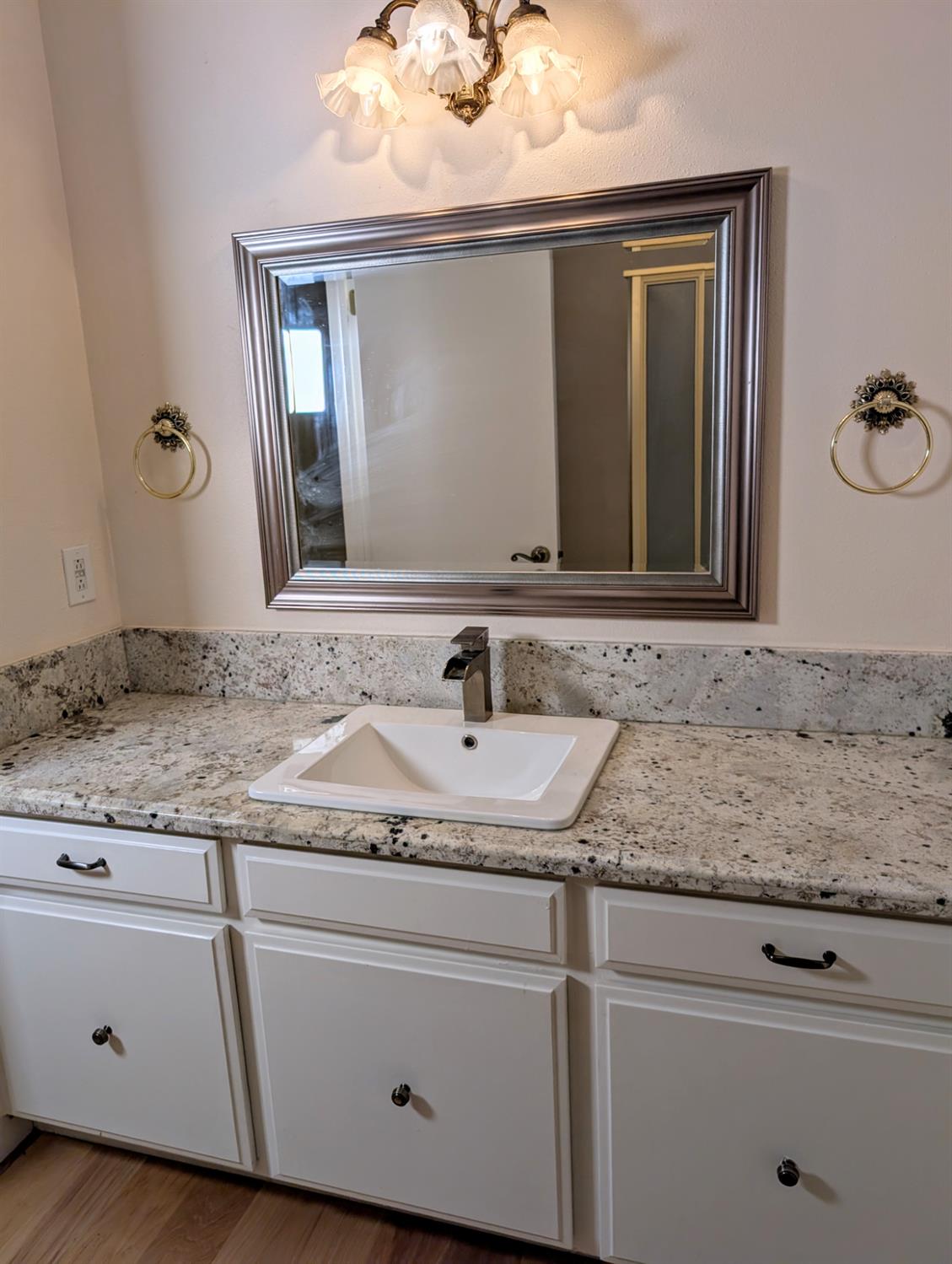 4918 N Sequoia Dr #102, Fresno, CA 93704