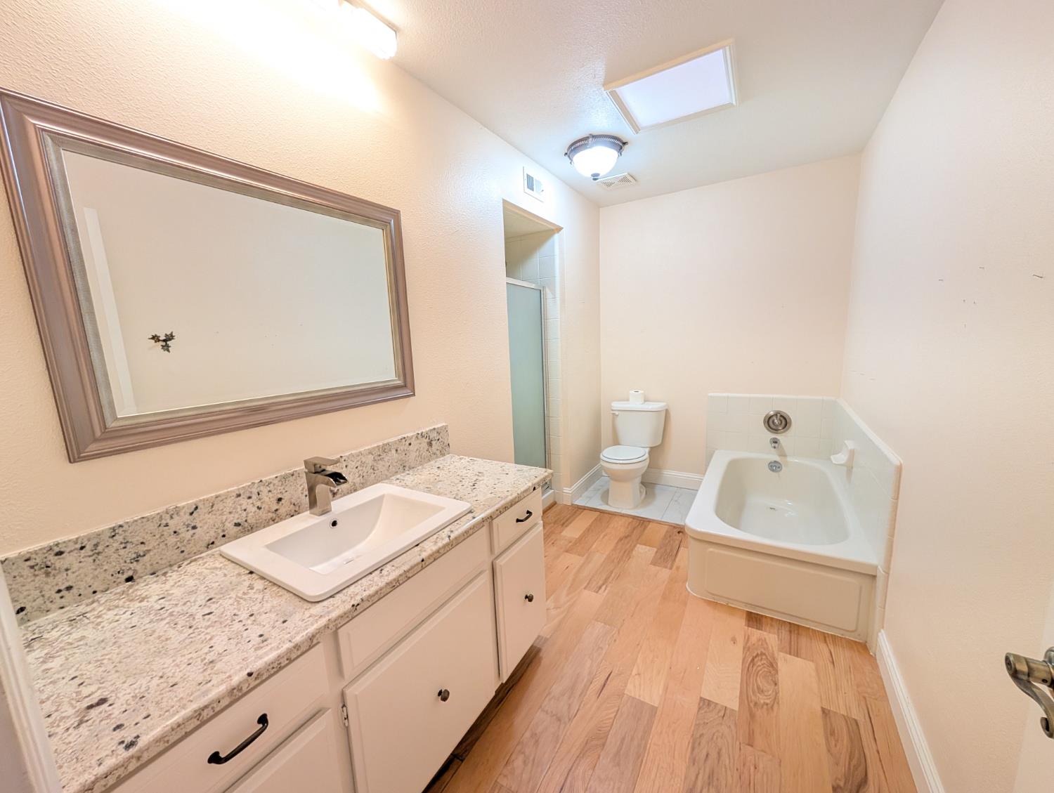 4918 N Sequoia Dr #102, Fresno, CA 93704