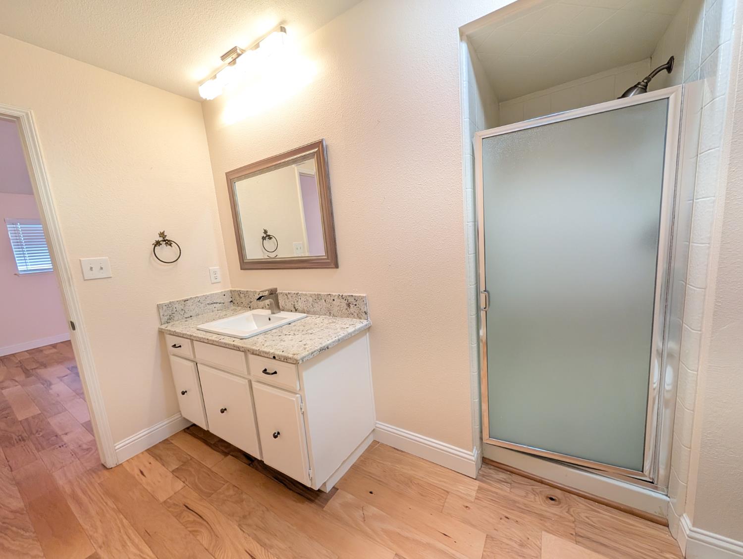 4918 N Sequoia Dr #102, Fresno, CA 93704