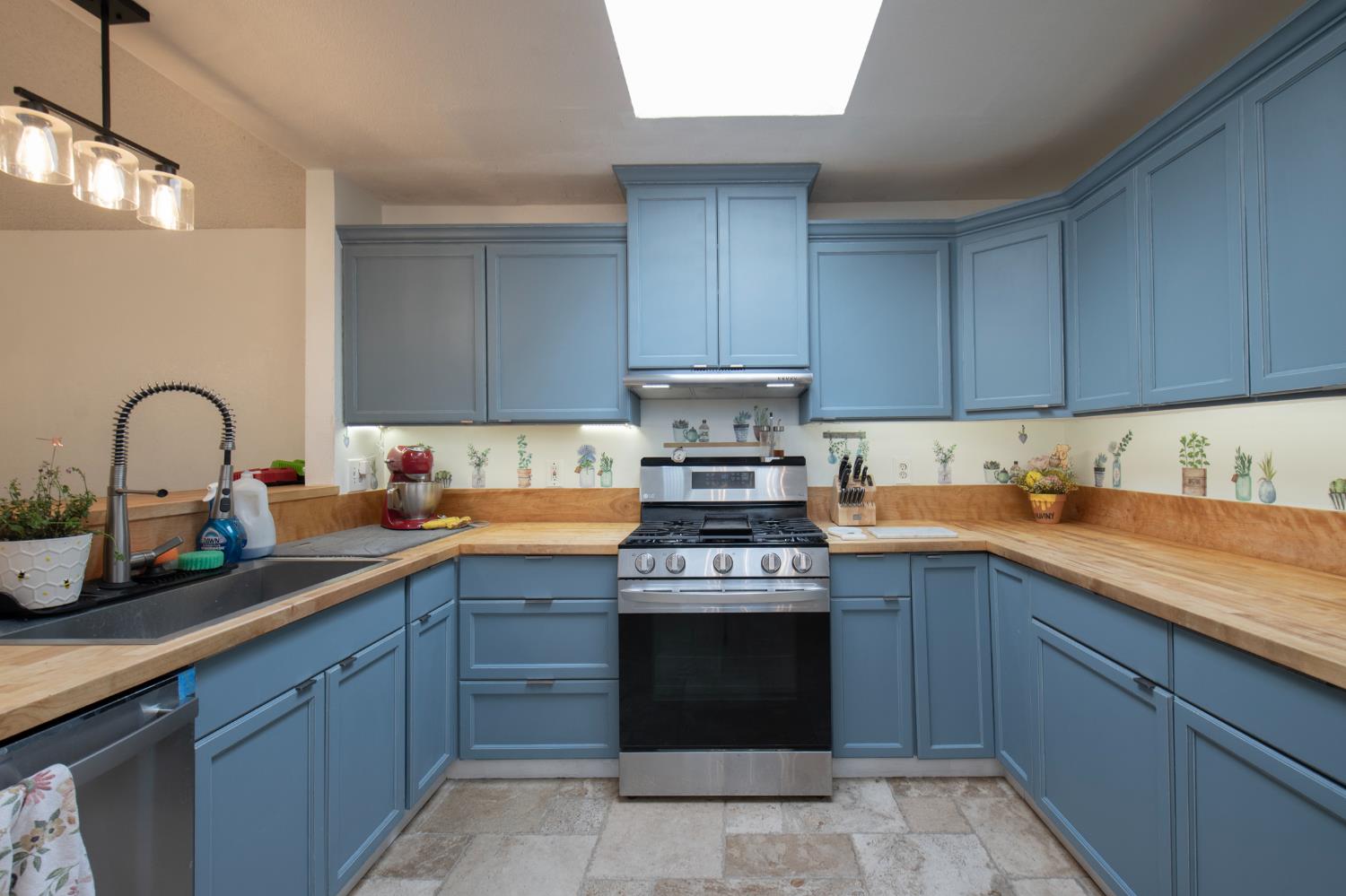 2609 N Hanover Ave, Fresno, CA 93722