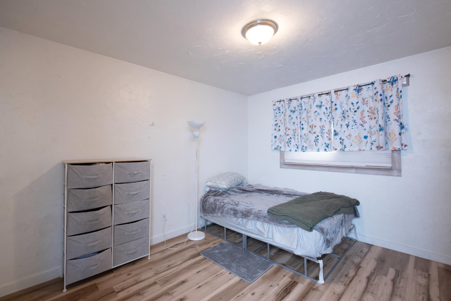 2609 N Hanover Ave, Fresno, CA 93722