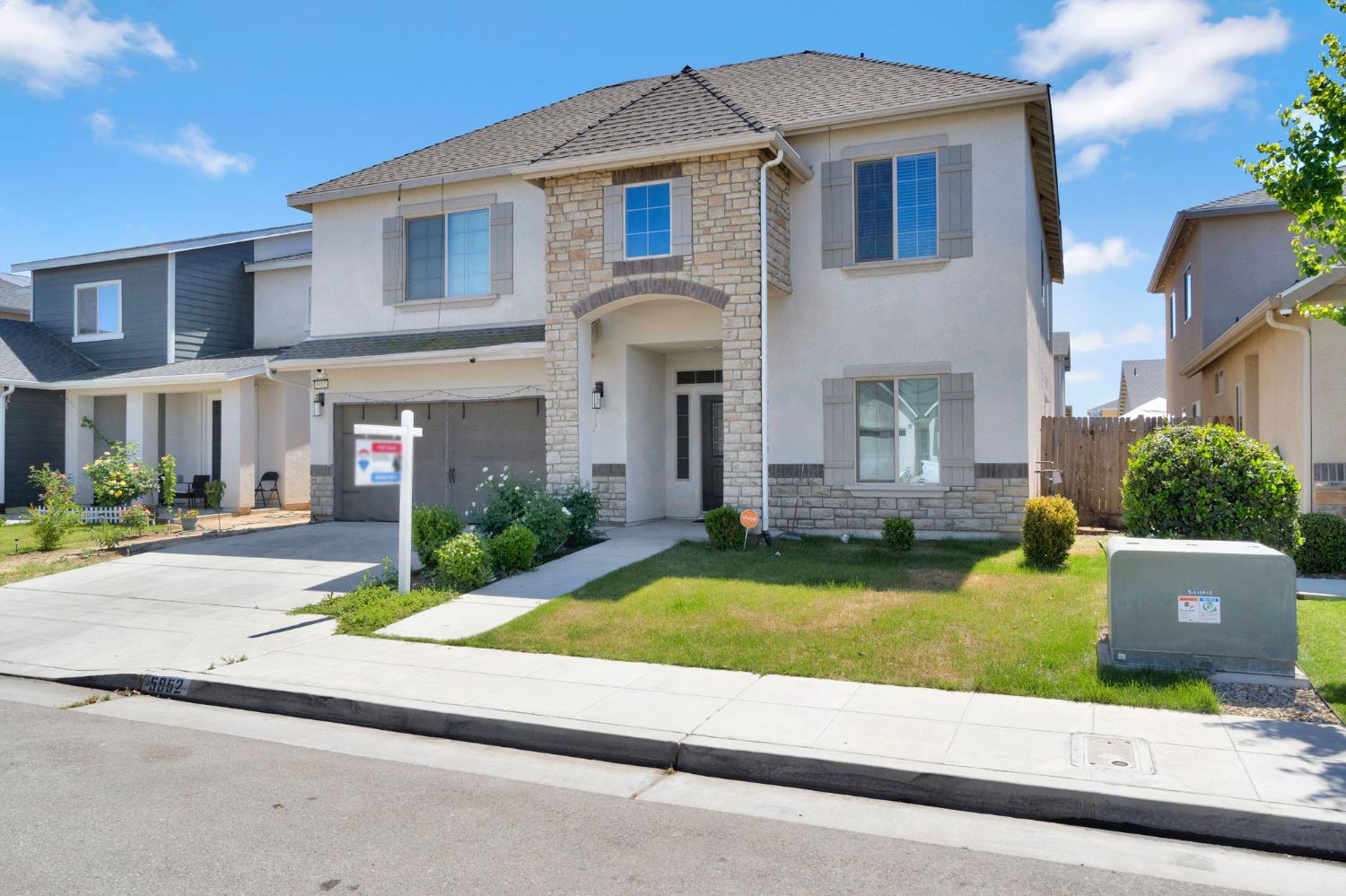 5952 E Truman Ave, Fresno, CA 93727