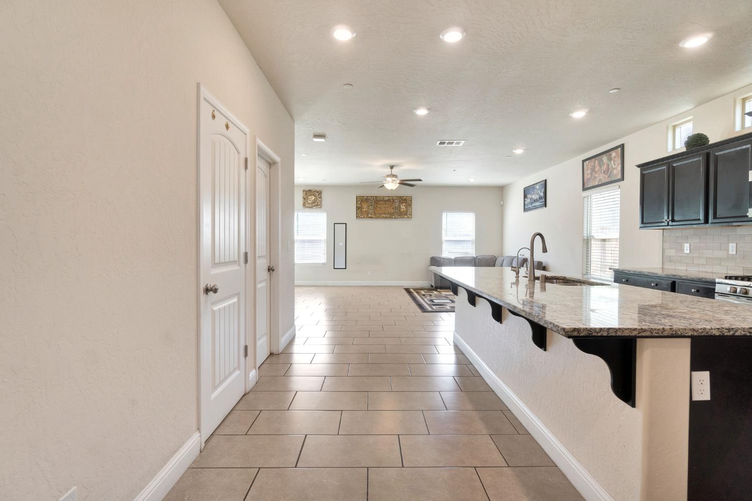 5952 E Truman Ave, Fresno, CA 93727