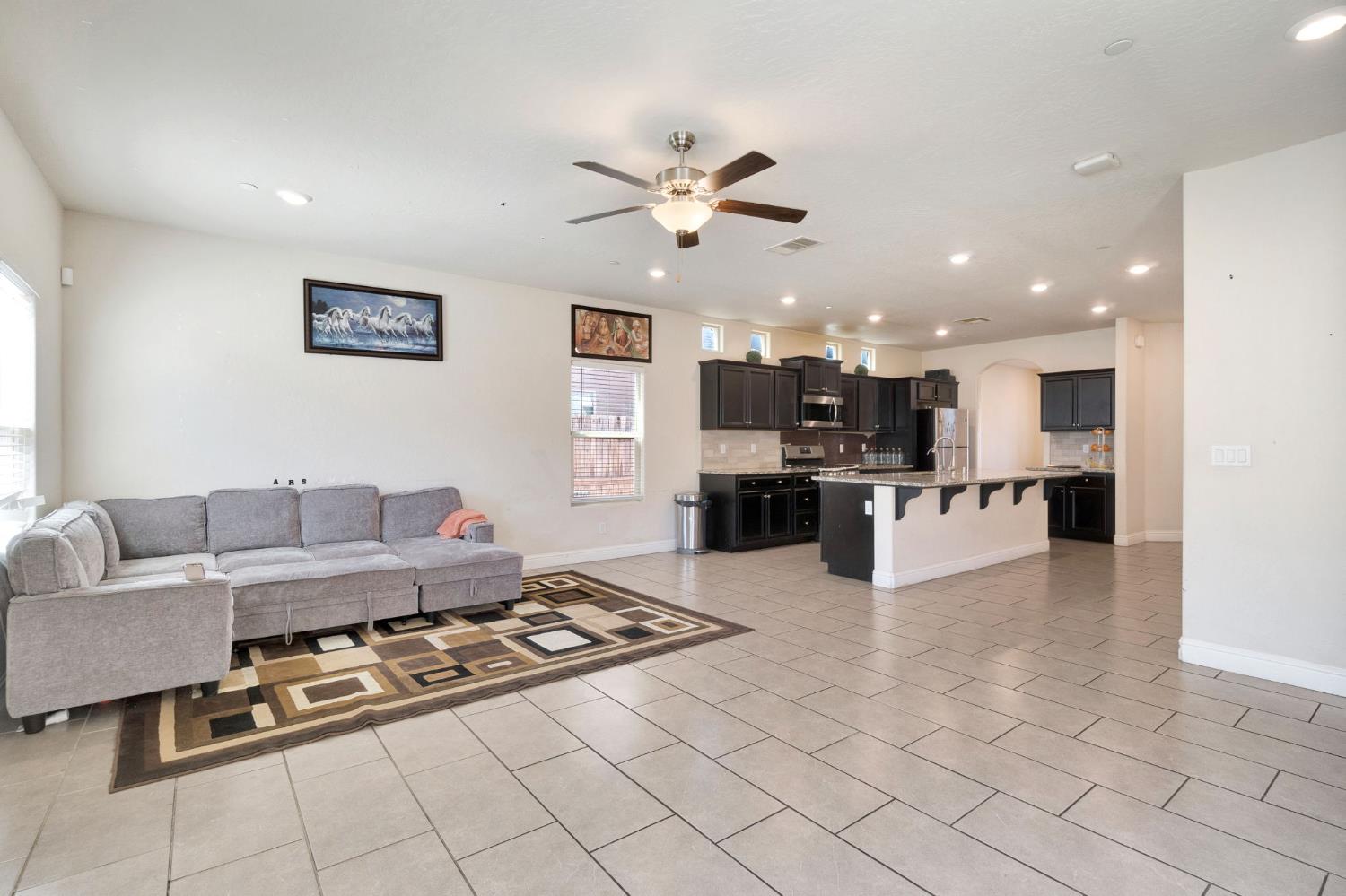 5952 E Truman Ave, Fresno, CA 93727