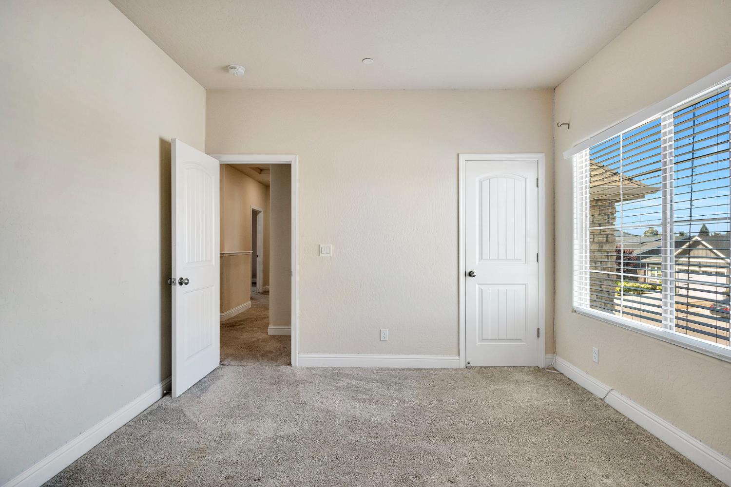 5952 E Truman Ave, Fresno, CA 93727