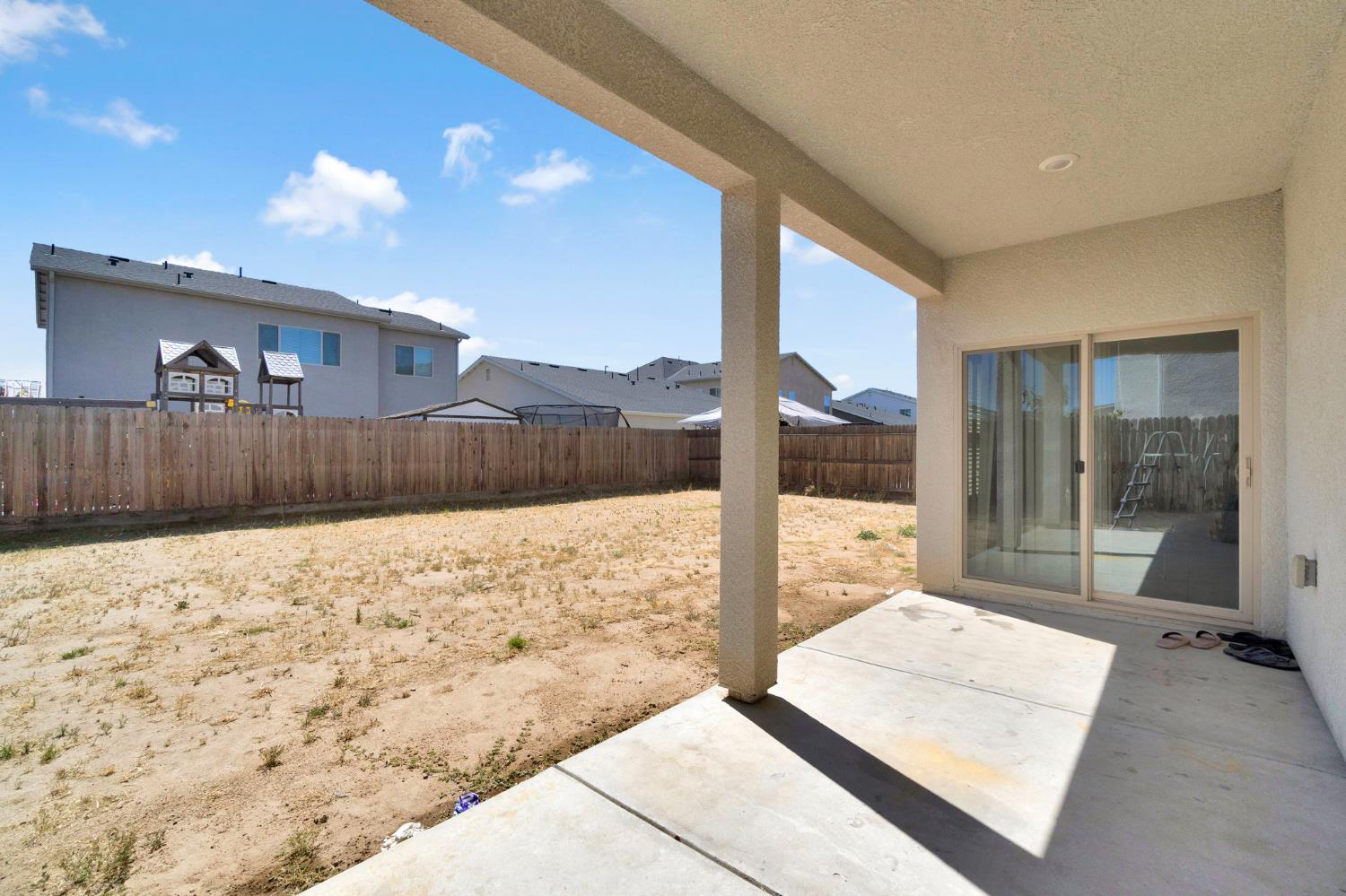 5952 E Truman Ave, Fresno, CA 93727