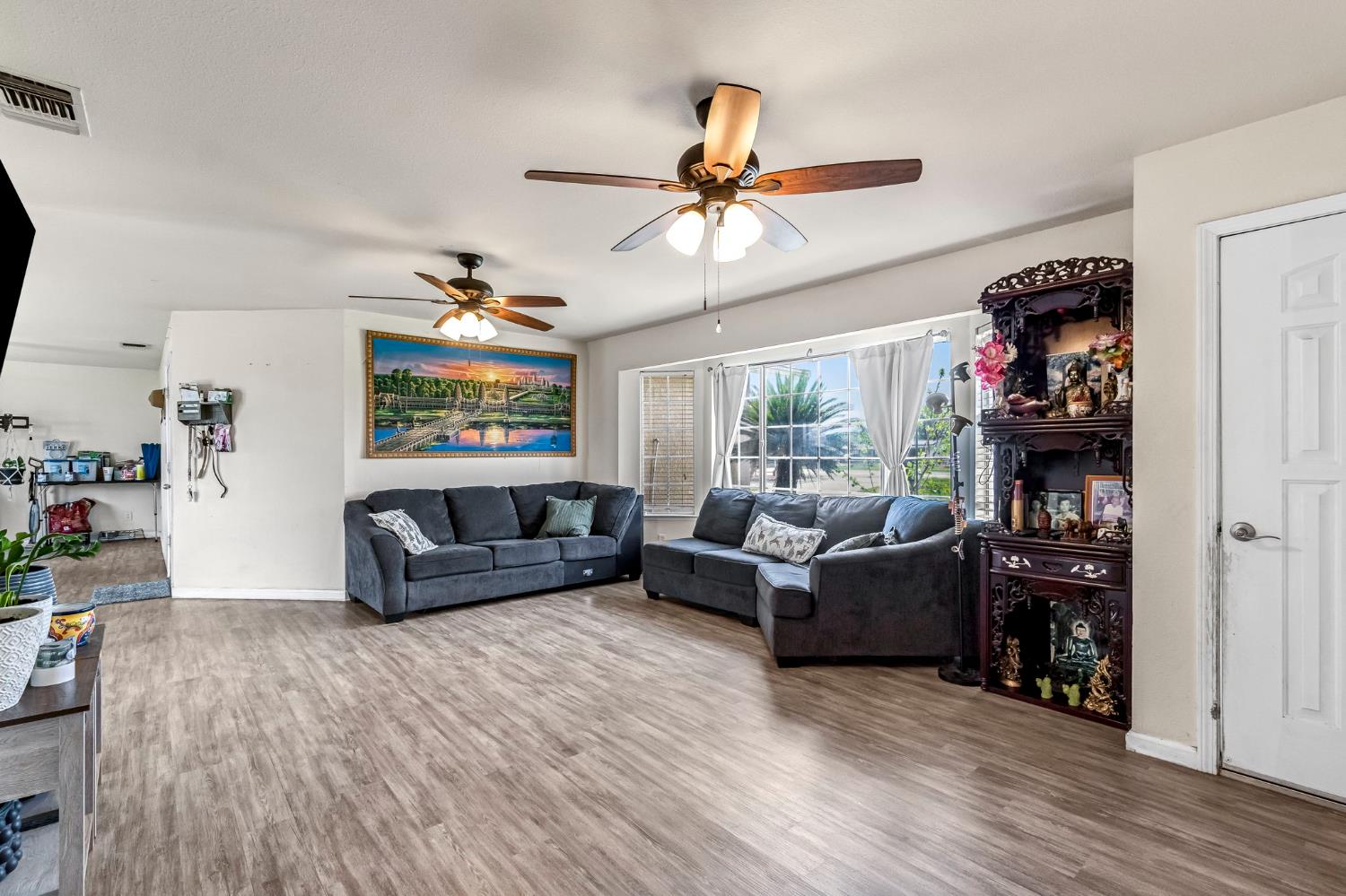 94 N Locan Ave, Fresno, CA 93737