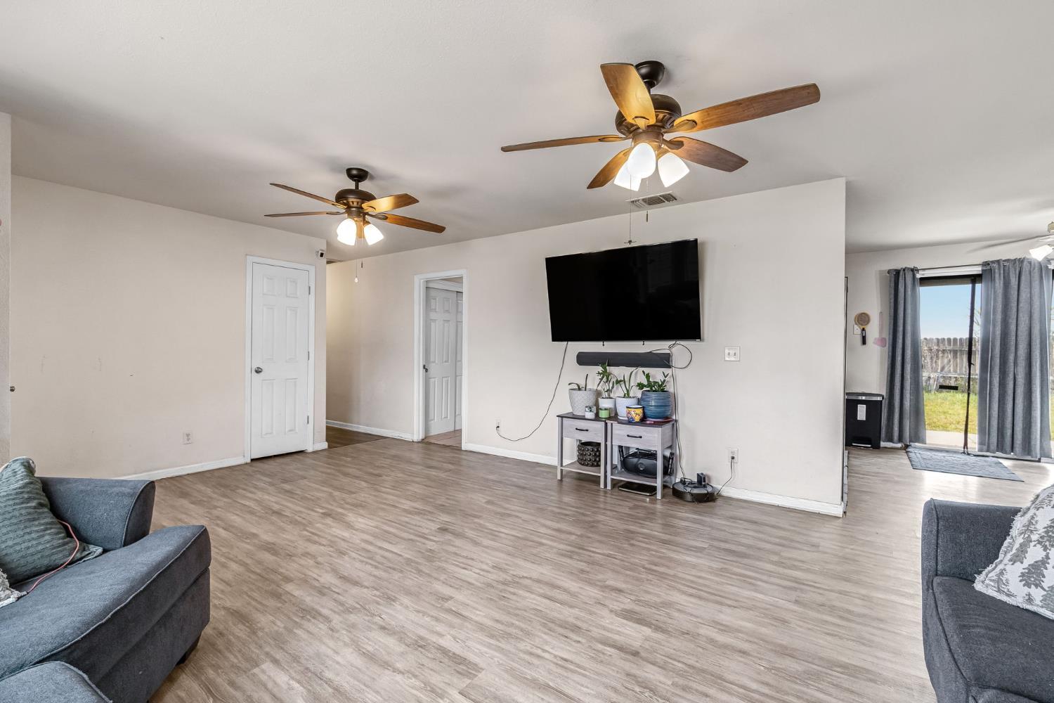 94 N Locan Ave, Fresno, CA 93737