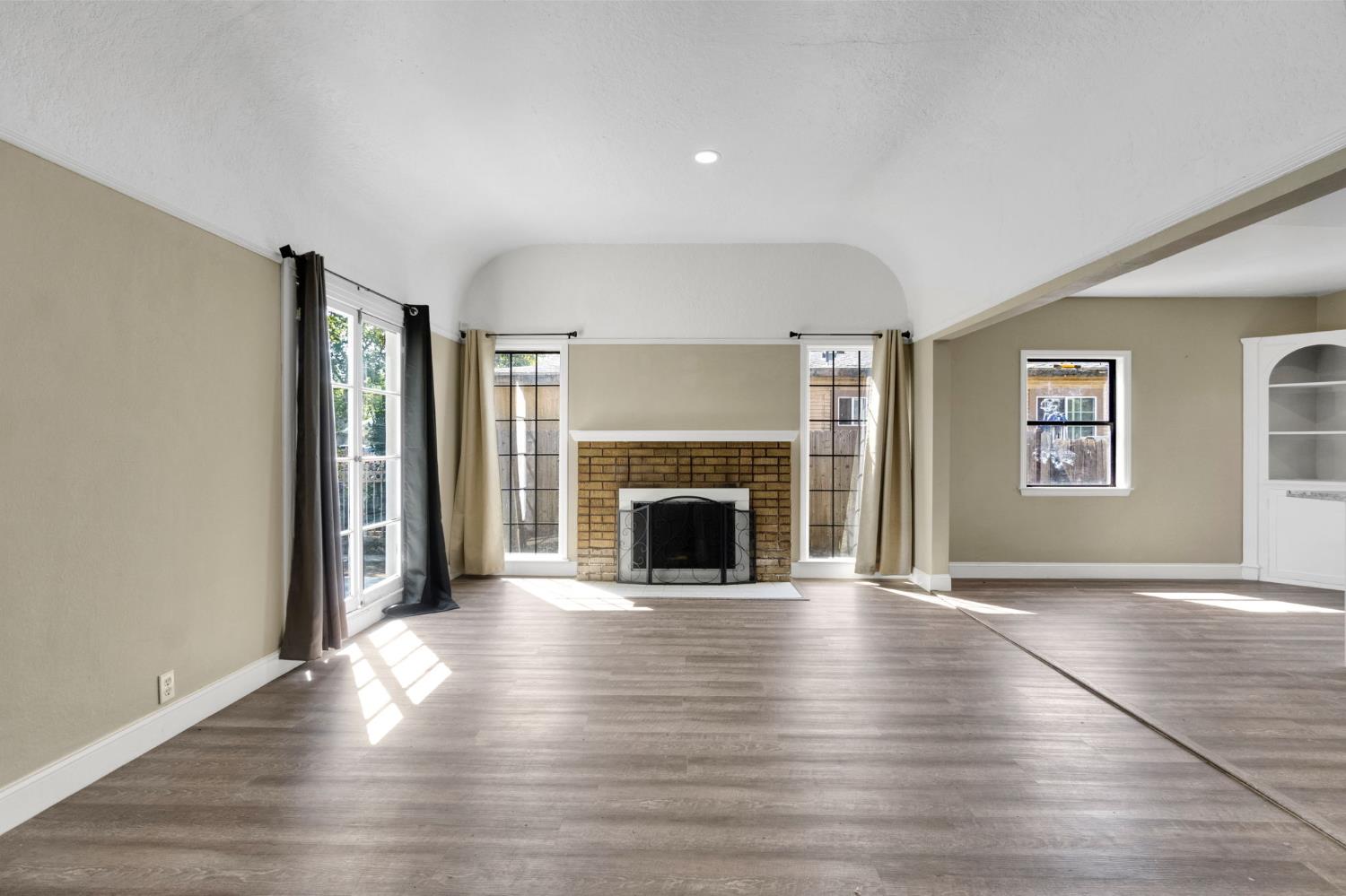 963 N Arthur Ave, Fresno, CA 93728