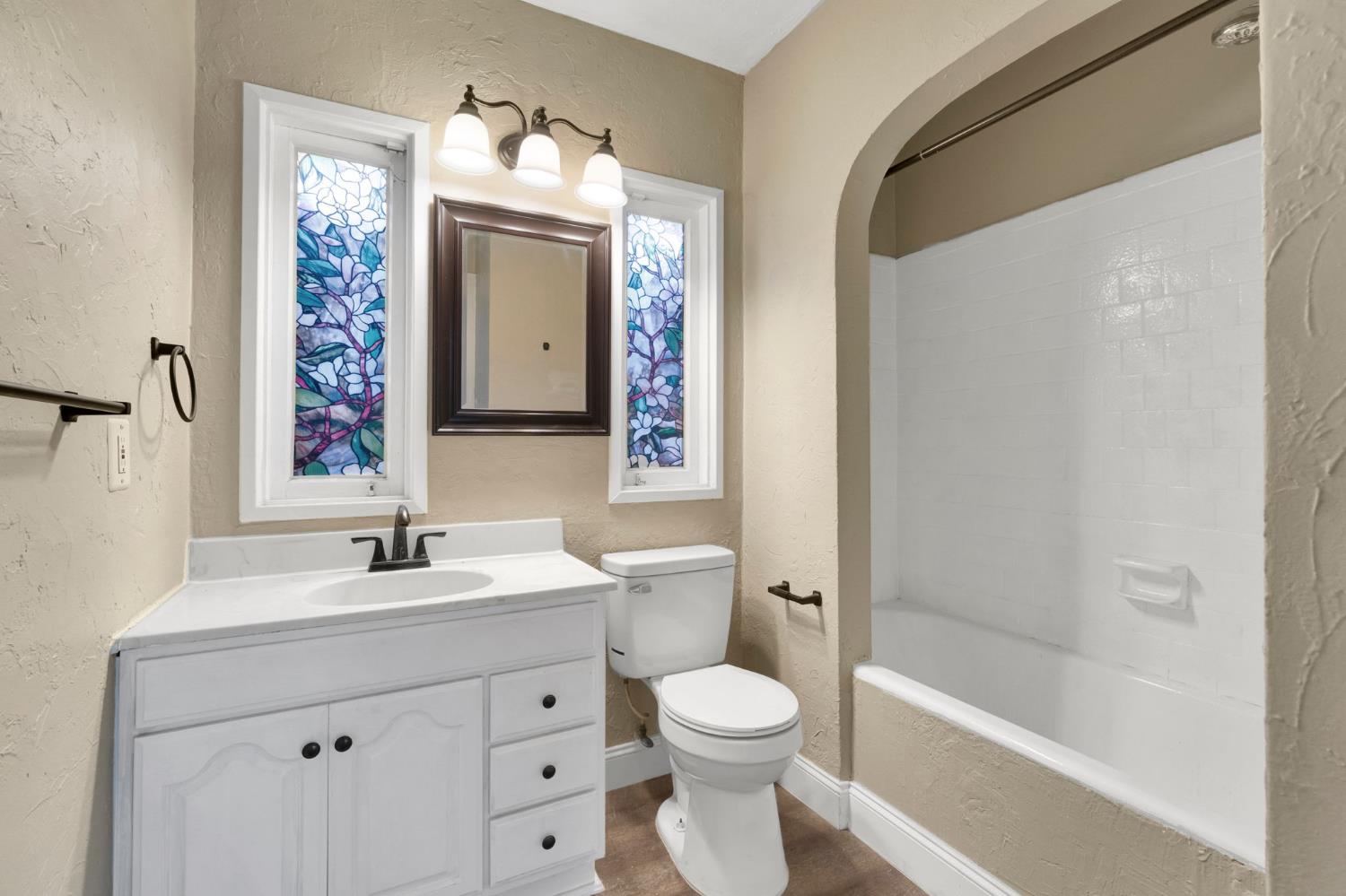 963 N Arthur Ave, Fresno, CA 93728