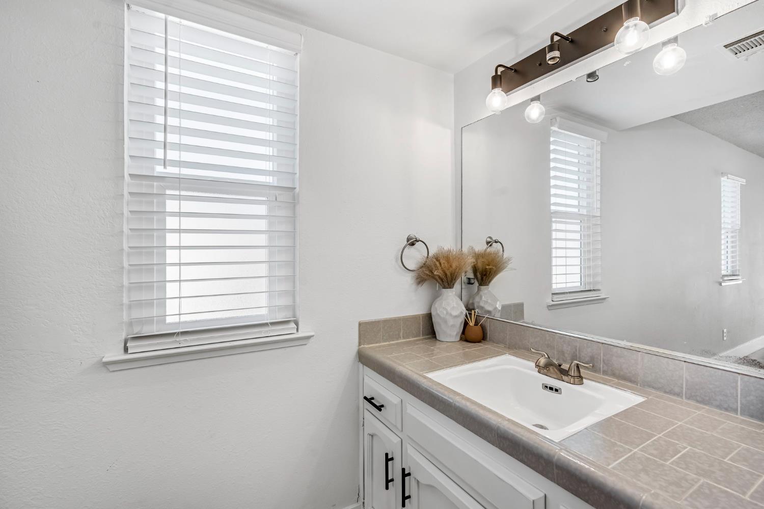 3656 W Harvard Ave, Fresno, CA 93722