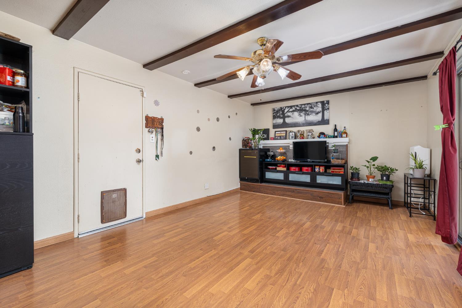 4683 N Angus St, Fresno, CA 93726