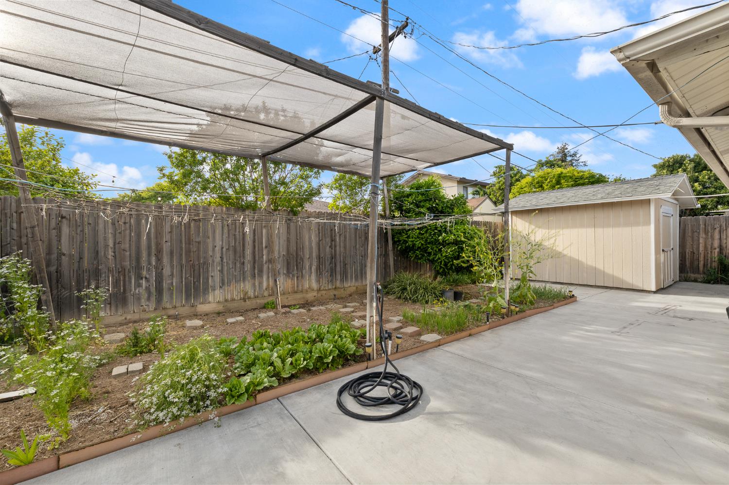 4683 N Angus St, Fresno, CA 93726