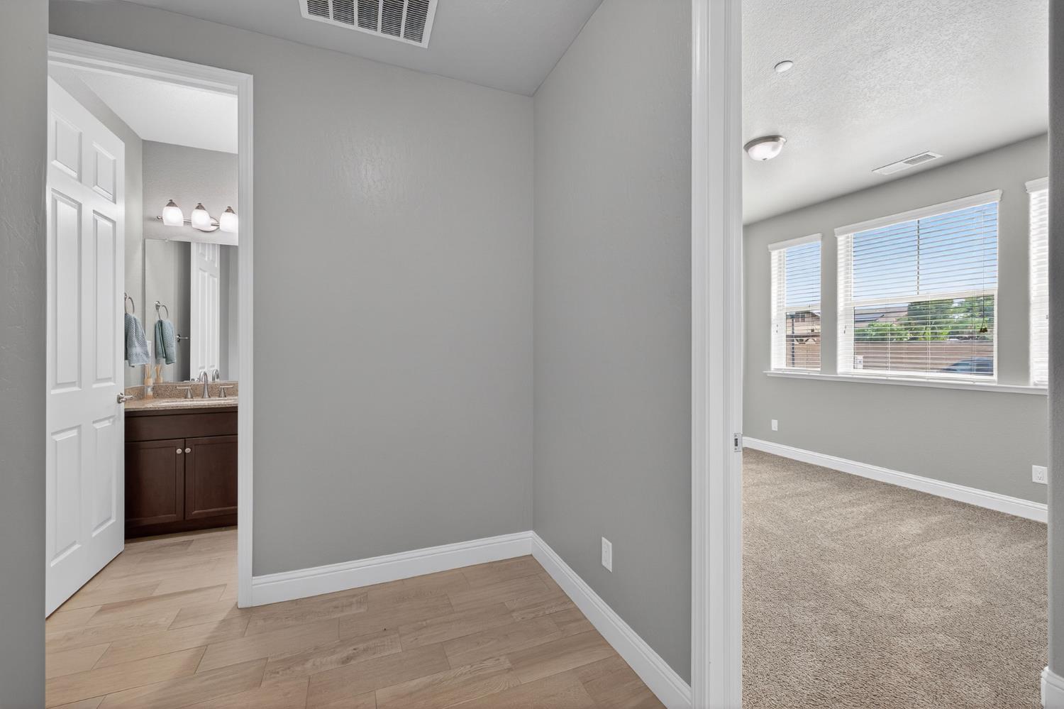 2446 S Claremont Ave, Fresno, CA 93727