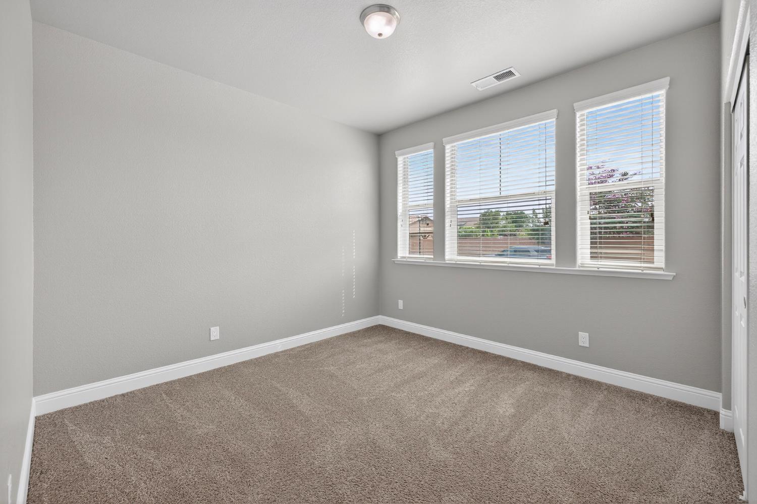 2446 S Claremont Ave, Fresno, CA 93727