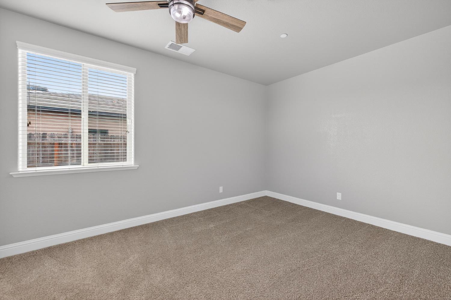 2446 S Claremont Ave, Fresno, CA 93727