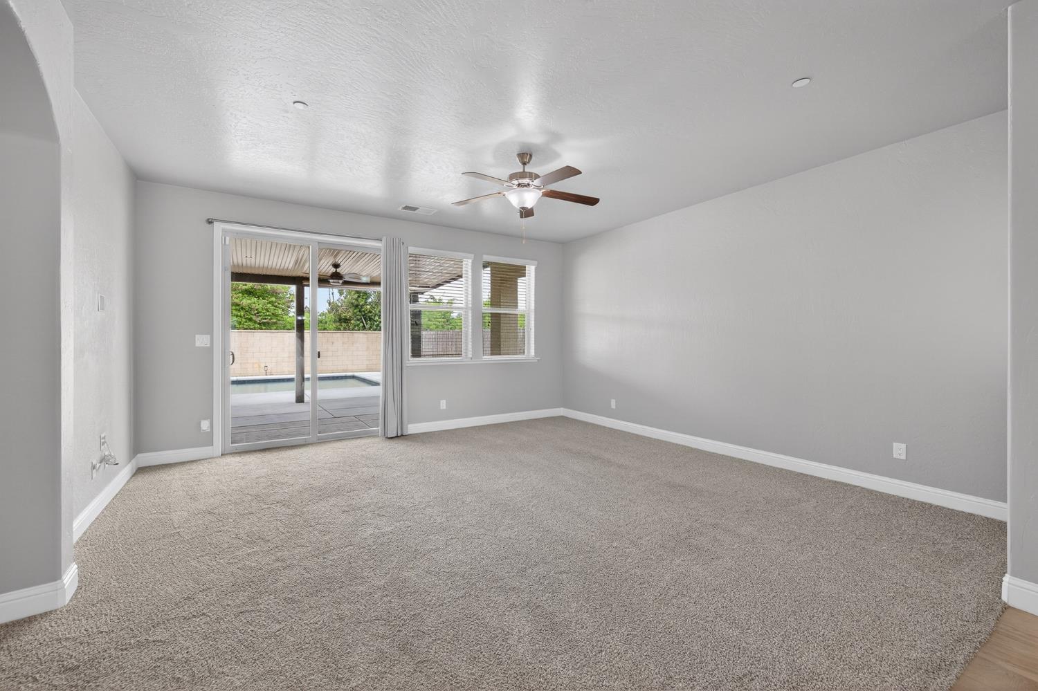 2446 S Claremont Ave, Fresno, CA 93727