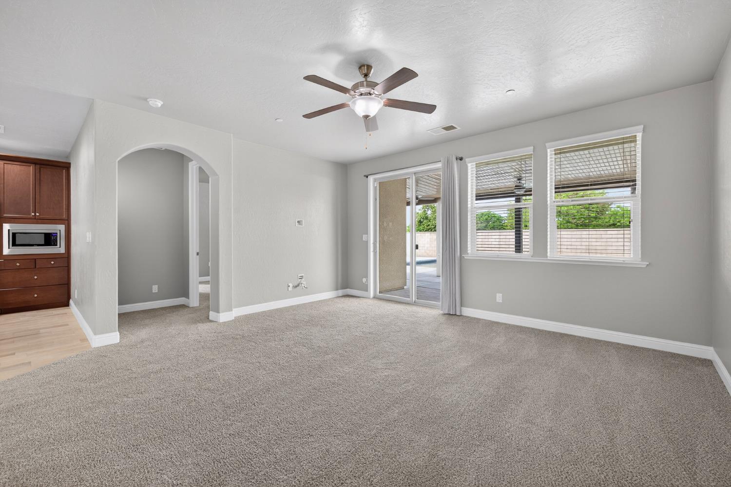 2446 S Claremont Ave, Fresno, CA 93727