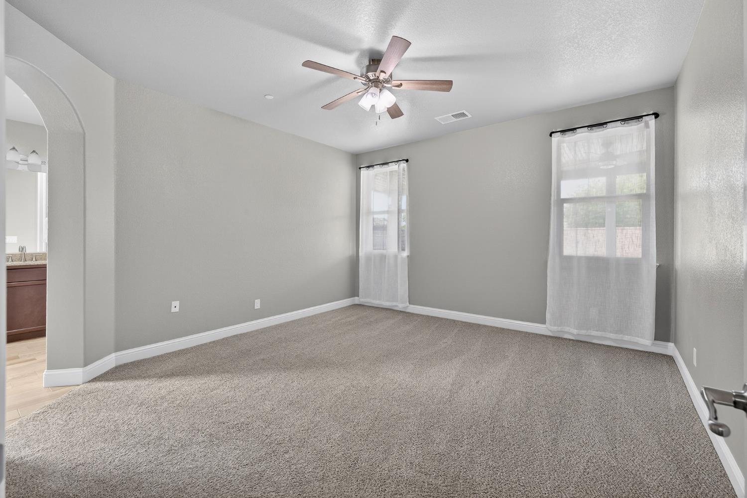 2446 S Claremont Ave, Fresno, CA 93727