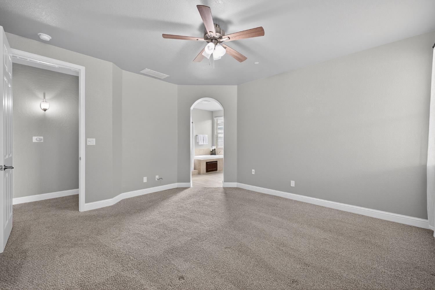 2446 S Claremont Ave, Fresno, CA 93727