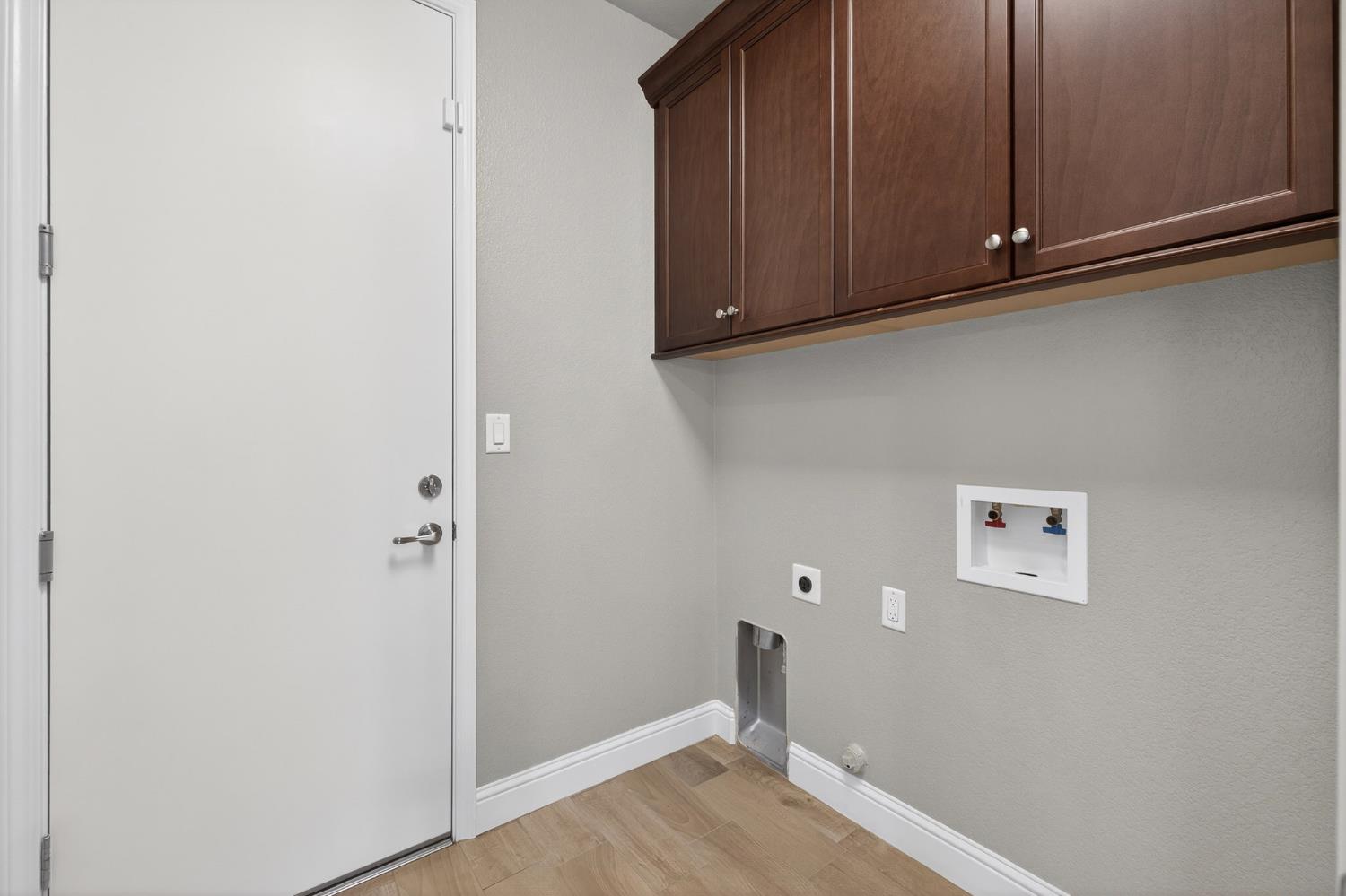 2446 S Claremont Ave, Fresno, CA 93727