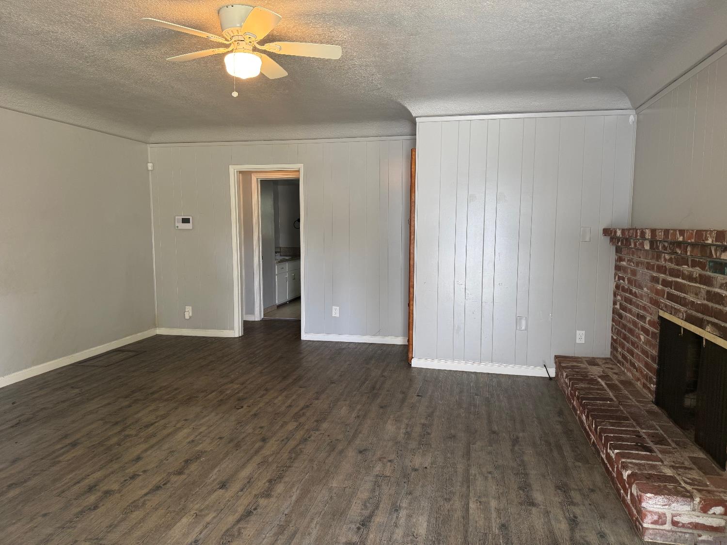 3322 E Lamona Ave, Fresno, CA 93703