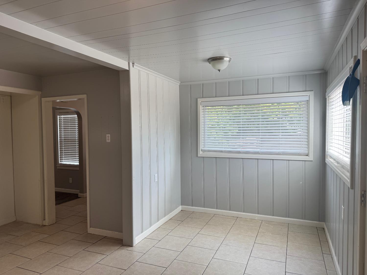 3322 E Lamona Ave, Fresno, CA 93703