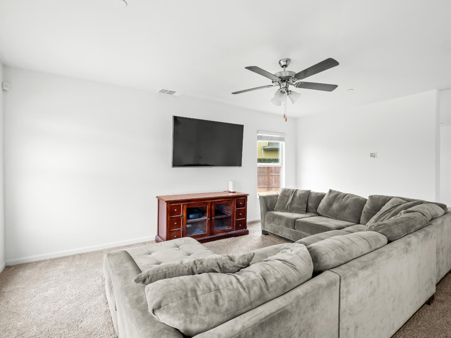 3637 N Mccaffrey Ave, Fresno, CA 93722