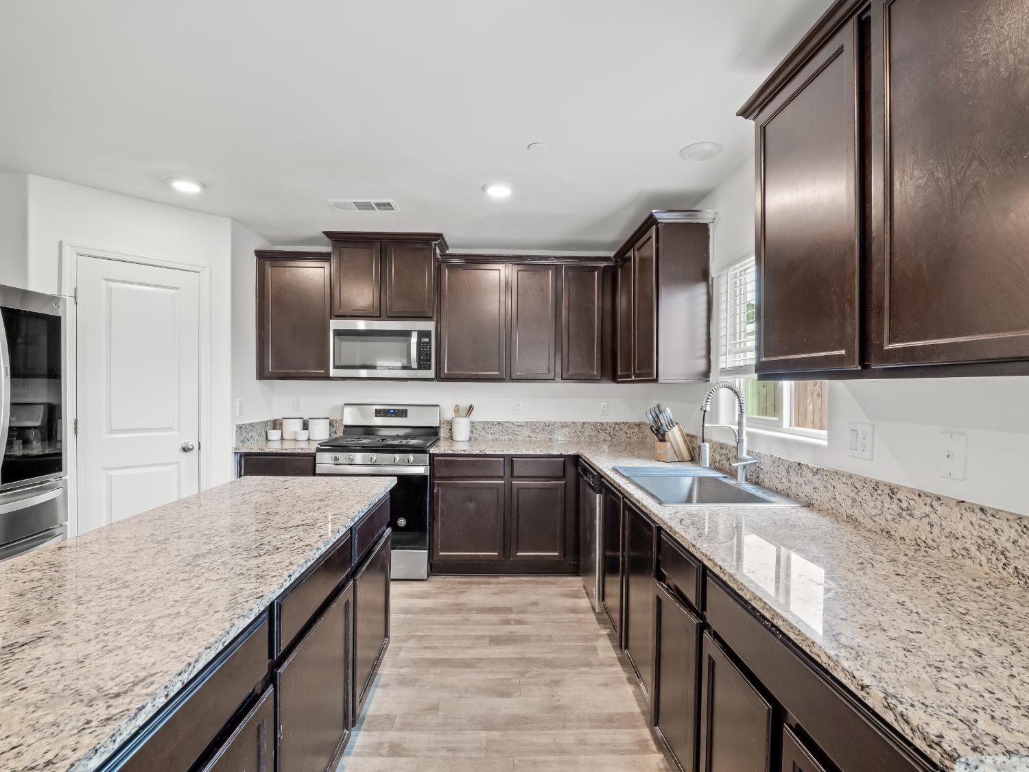 3637 N Mccaffrey Ave, Fresno, CA 93722