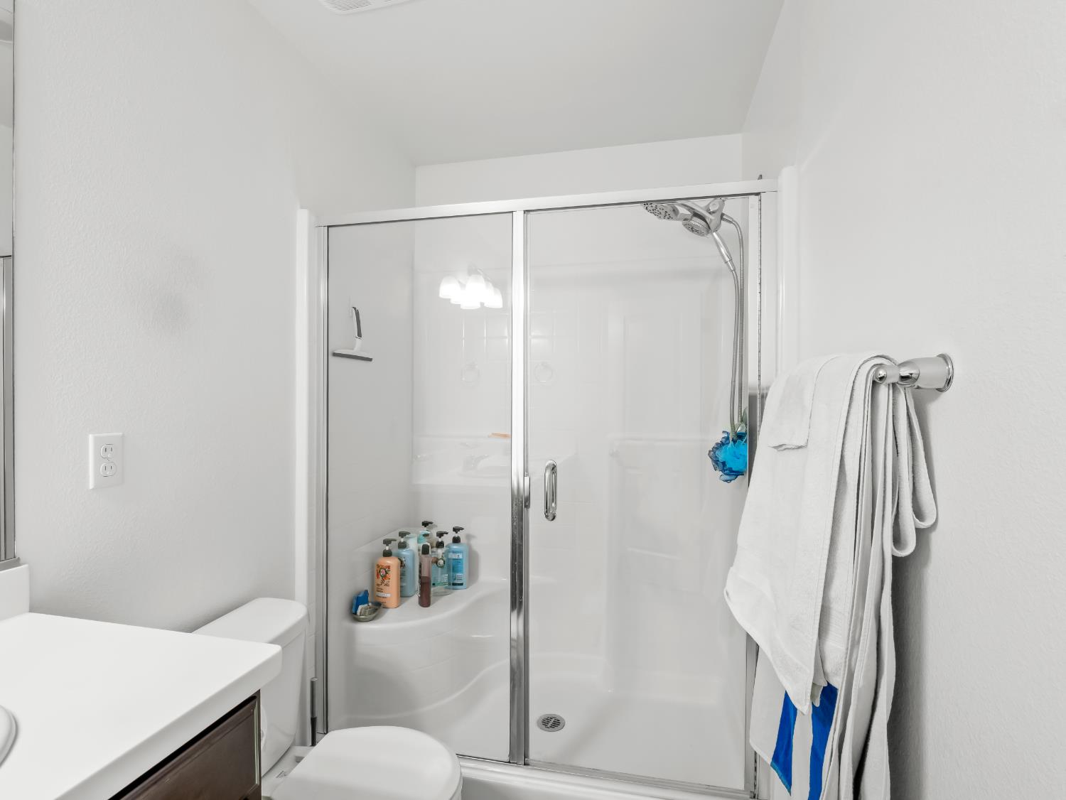 3637 N Mccaffrey Ave, Fresno, CA 93722