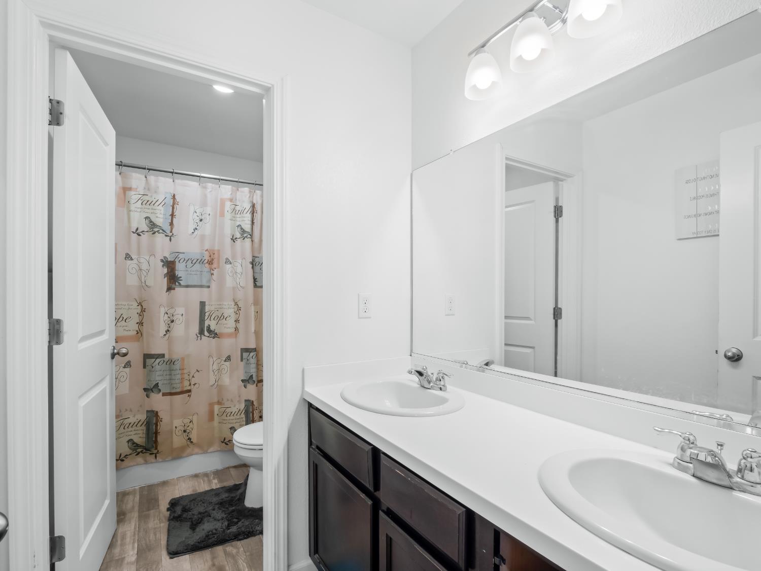 3637 N Mccaffrey Ave, Fresno, CA 93722