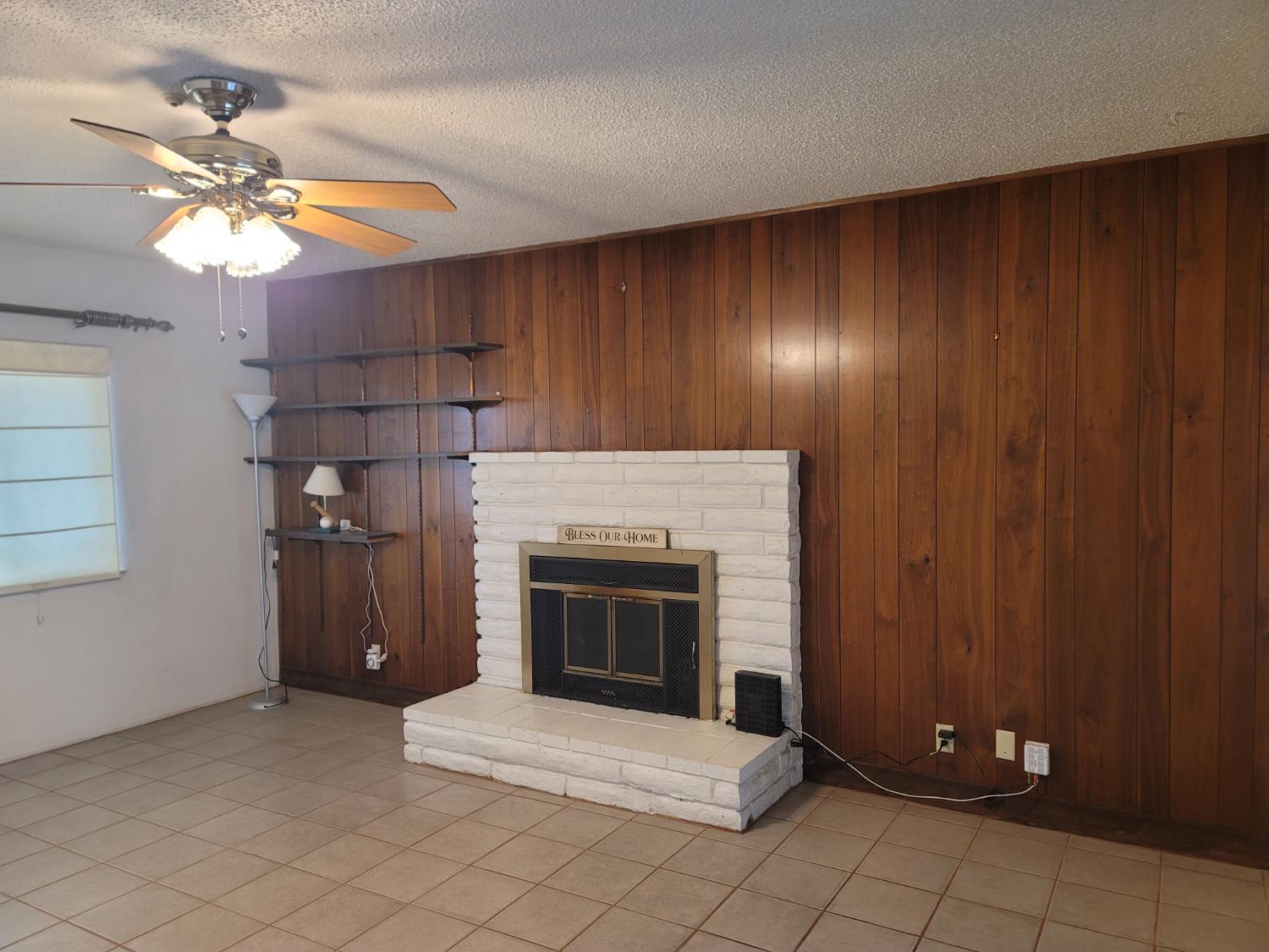 679 W Bullard Ave, Fresno, CA 93704