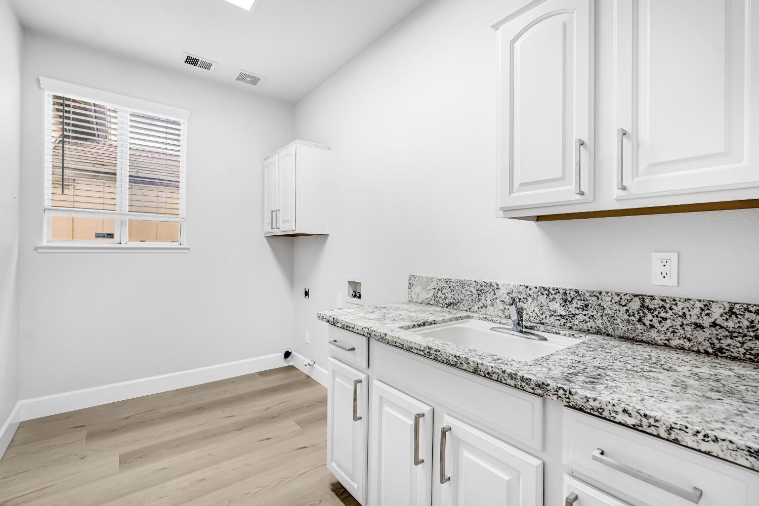 9358 N Winery Ave, Fresno, CA 93720