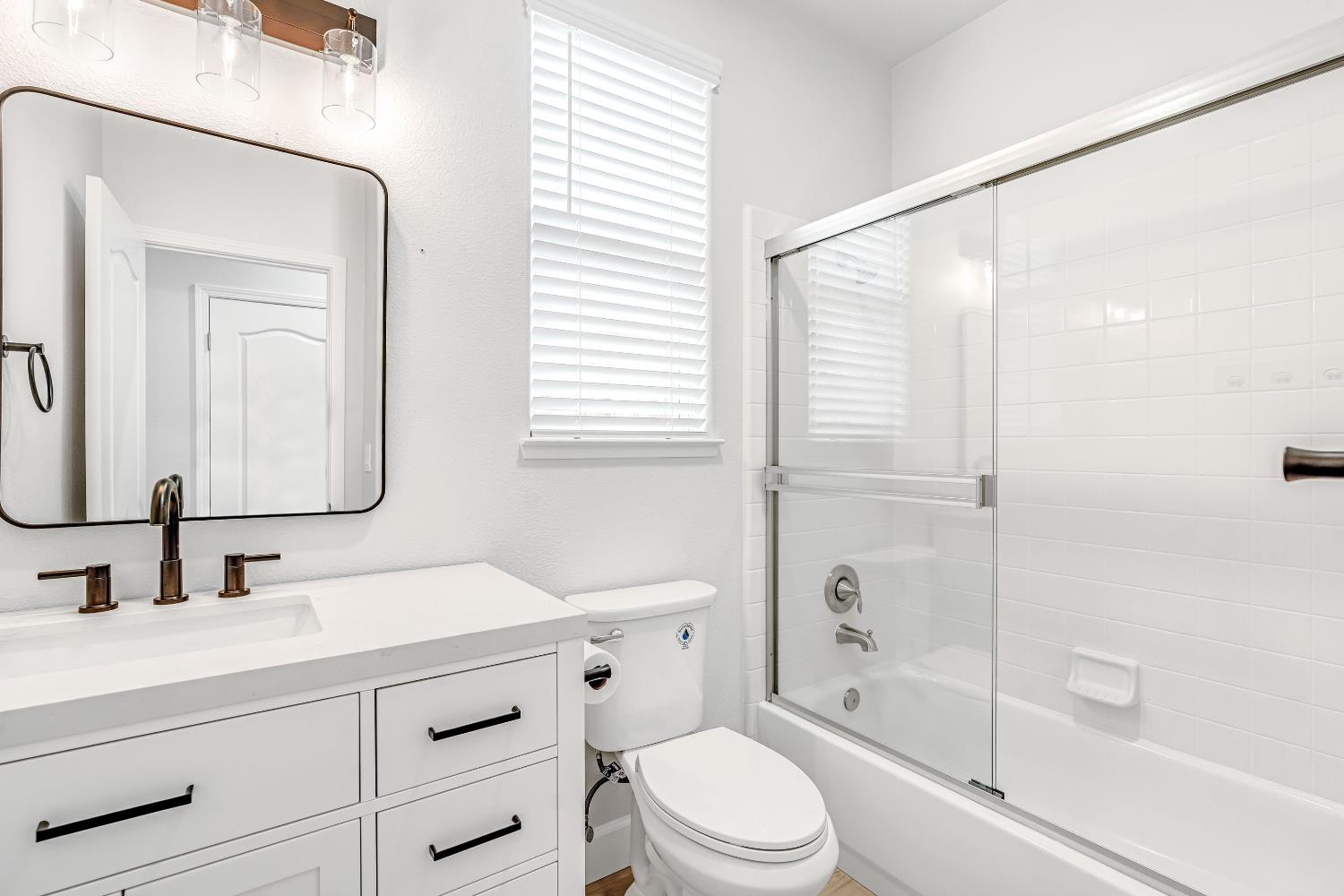 9358 N Winery Ave, Fresno, CA 93720